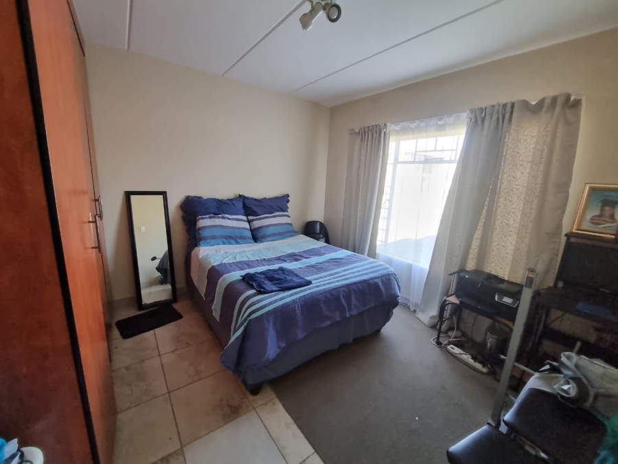 2 Bedroom Property for Sale in Waterval East North West